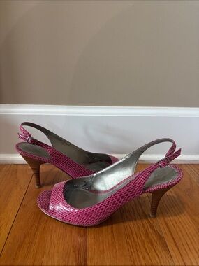 Bandolino Vintage Hot Pink Snakeskin Slingback Peep-Toe Heels